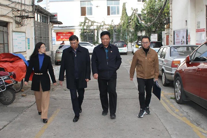 云煤（鸿运国际）集团党委副书记、总司理高建嵩到恒通煤业公司开展春节送温暖慰问运动