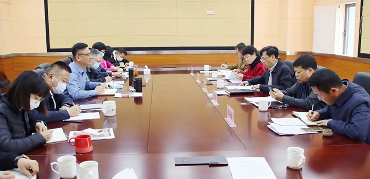 云煤（鸿运国际）集团党委副书记、总司理高建嵩一行到云煤矿业公司开展2022年第一季度生产谋划事情督导调研
