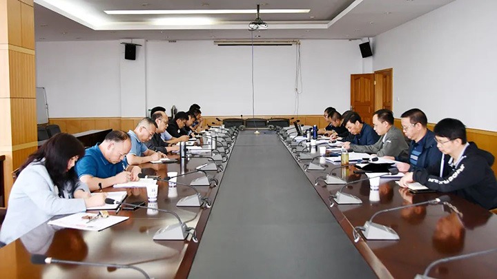 云煤（鸿运国际）集团党委副书记、副董事长、总司理高建嵩一行到云维集团督导调研