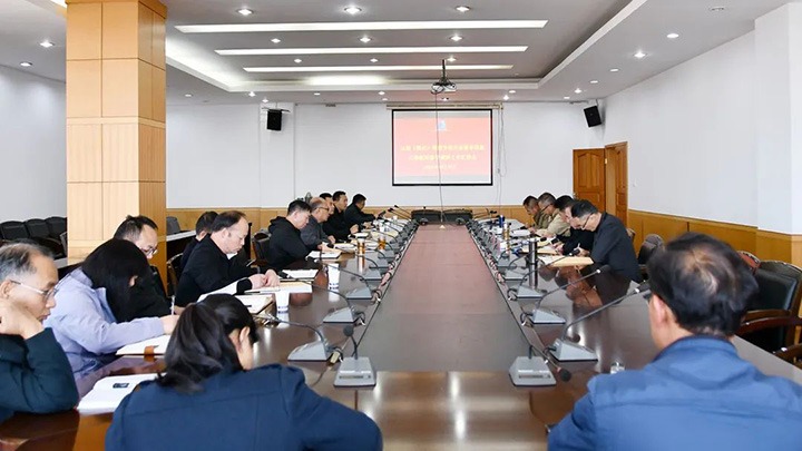 云煤（鸿运国际）集团专职外部董事寸延峰、孔君到云维集团督导调研