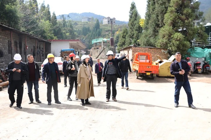 云煤（鸿运国际）集团党委委员、财务总监莫晓丹到富源团结煤业有限公司调研