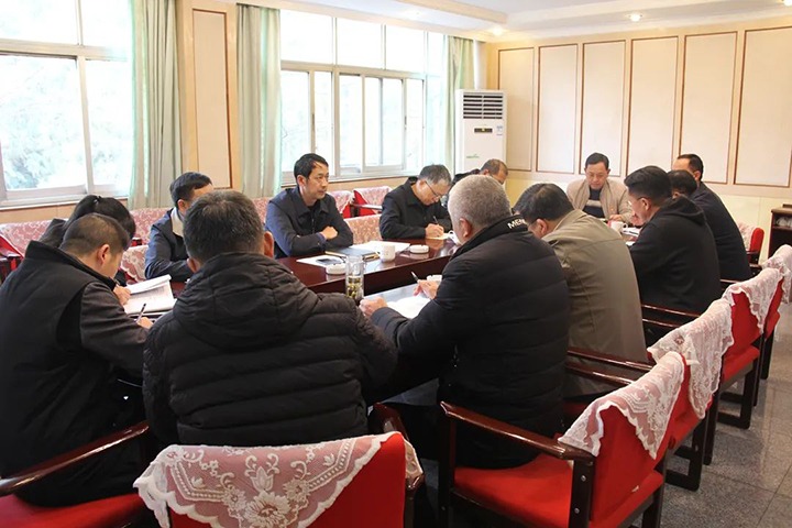 云煤（鸿运国际）集团党委委员、副总司理缪和星一行到田坝煤矿公司指导2022年度民主生涯会