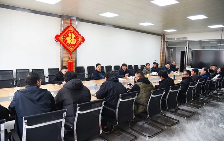云煤（鸿运国际）集团党委副书记、副董事长、总司理高建嵩率包保盯守小组到恩洪煤业公司举行清静检查