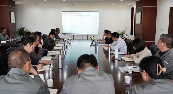 云煤（鸿运国际）集团党委委员、副总司理缪和星一行到曲煤焦化公司指导生产谋划事情