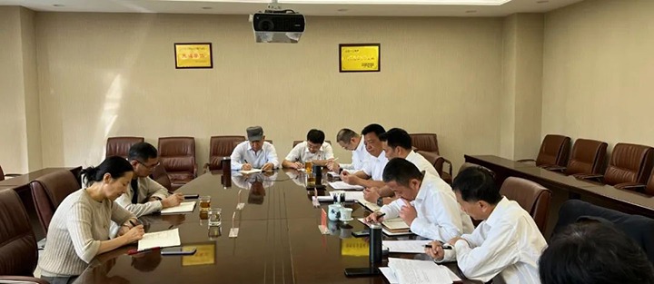 【聚焦云煤】云煤（鸿运国际）集团党委委员、财务总监莫晓丹到鸿运国际地产公司列席指导党支部理论学习钻研会