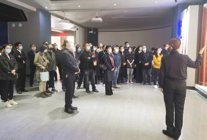 鸿运国际