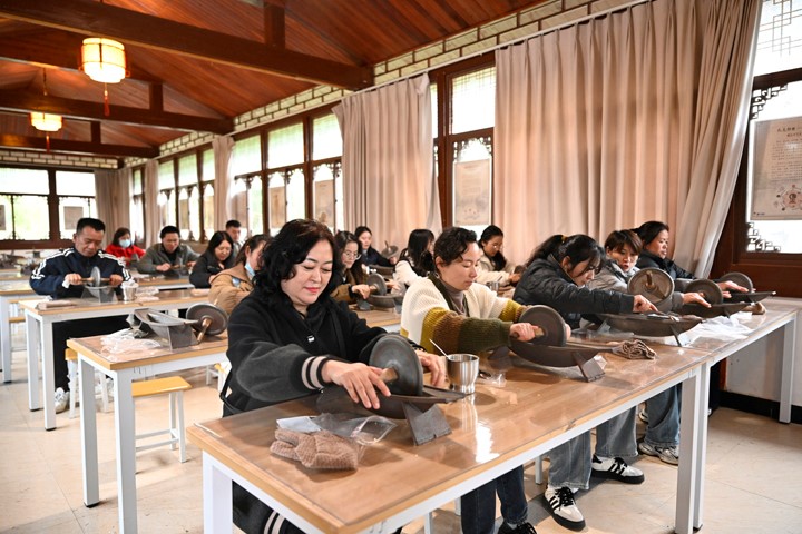鸿运国际